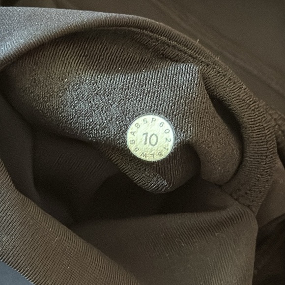 Lululemon Wunder Under Hi-Rise Tight *Mesh 28"
Black Black High-Waisted Leggings - Picture 6 of 15